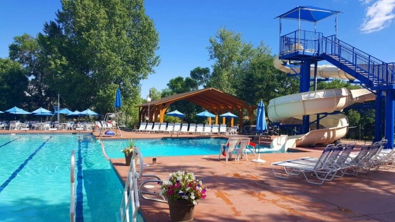picture of columbine knolls pool in littleton co
